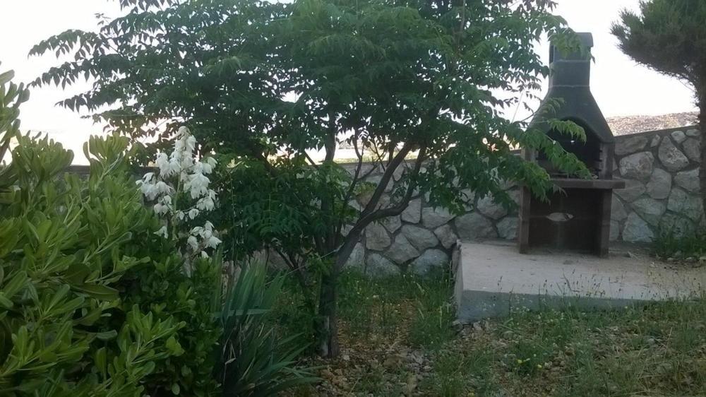 Apartment In Kustici With Balcony, Wifi, Washing Machine Buitenkant foto