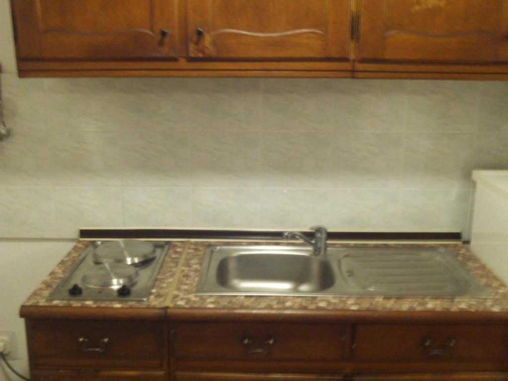 Apartment In Kustici With Balcony, Wifi, Washing Machine Buitenkant foto